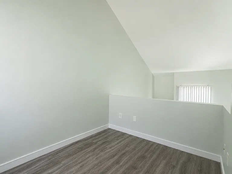 960 N. Alfred — Photo 34