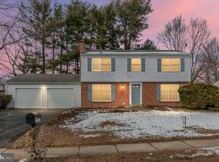 12814 Pinecrest Rd, Herndon, VA 20171