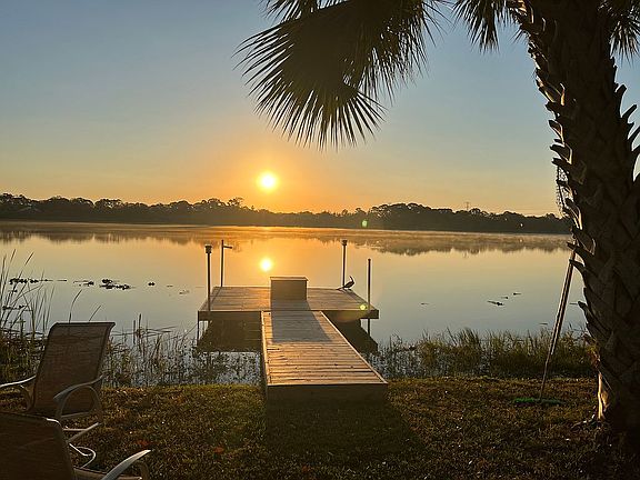 3rd image of 3843 Lake Shore Dr