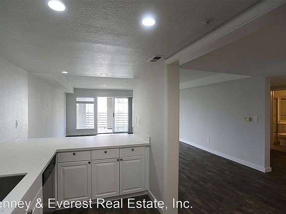5th image of 90 Athol Ave #2-B