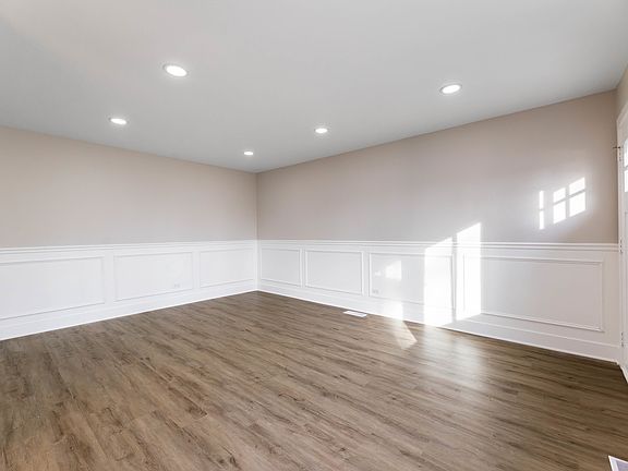 5th image of 1278 Balmoral Ave