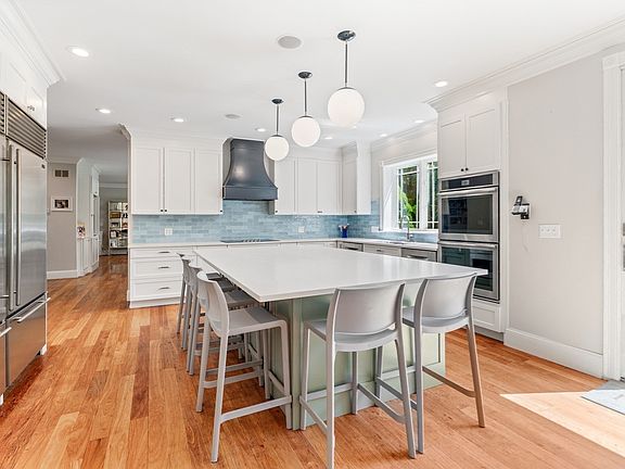 5th image of 26 Woodridge Rd