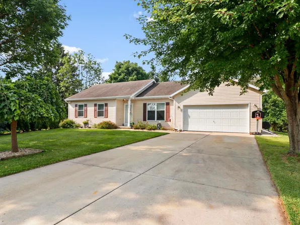 325 W Division St, Mazomanie, WI 53560