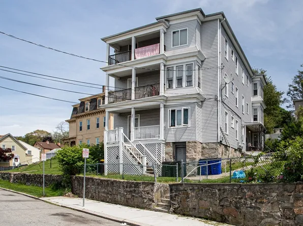 293 Crescent St, Fall River, MA 02720