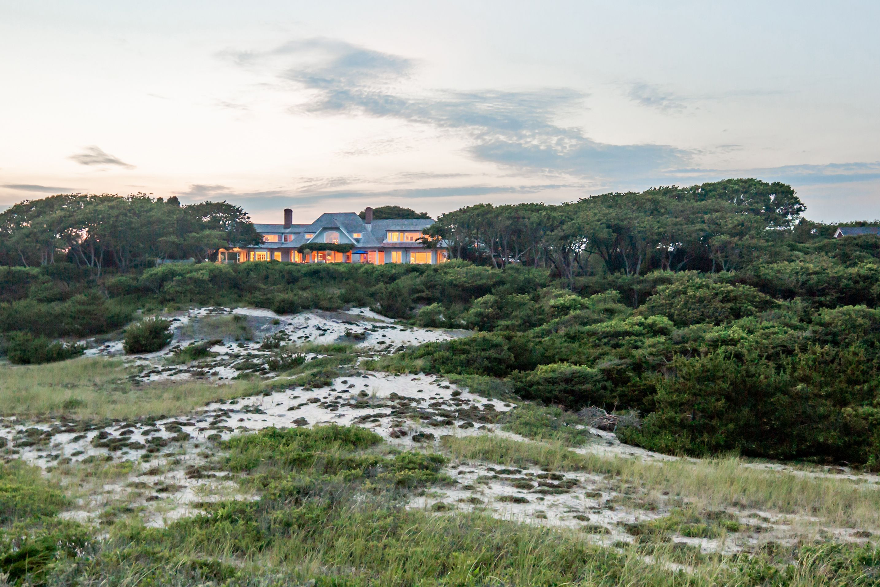 26 & 32 Windmill Ln, East Hampton, NY 11937 Out East