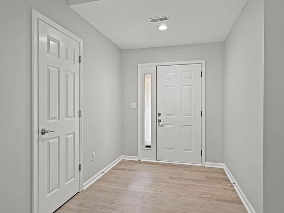 3rd image of 2404 Lubbock Ct