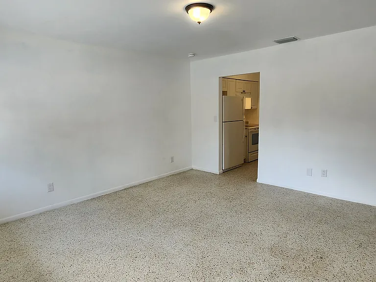 5634 8th Ave #1 — Photo 4