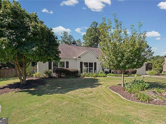 3rd image of 440 Allenbrook Ct