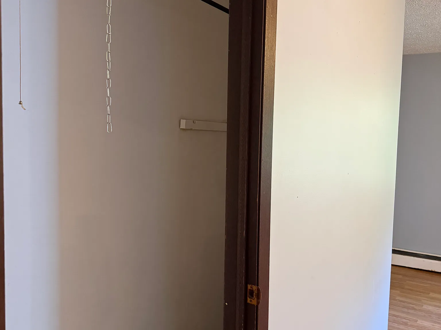 1 bed, 900 sqft, $1,100 — Photo 2