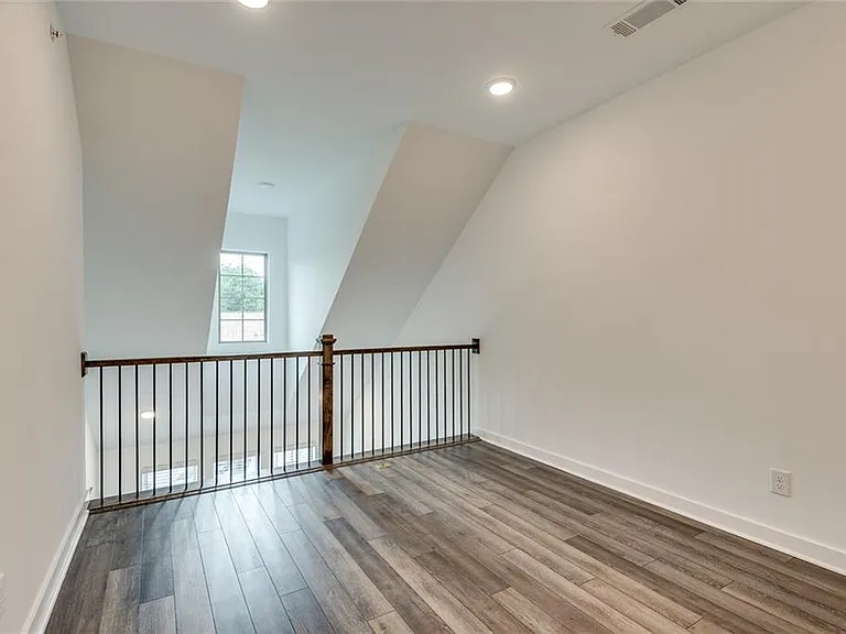 513 Burton Dr #808 — Photo 14
