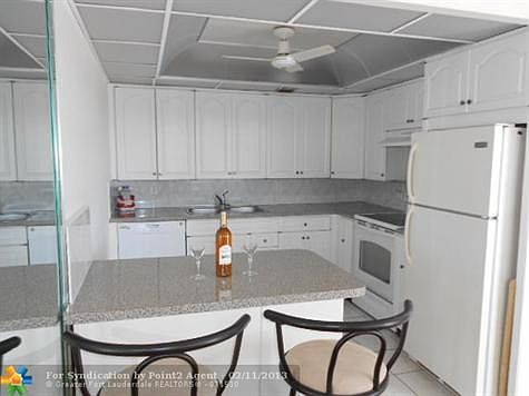 1st image of 3073 Oakridge Dr #F