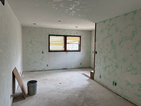 5th image of 3215 Epperly Dr