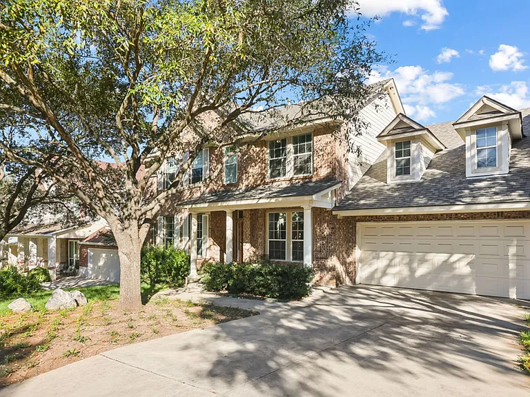 2911 Dason Ledge — Photo 3
