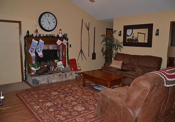 5th image of 620 Kathleen Ct