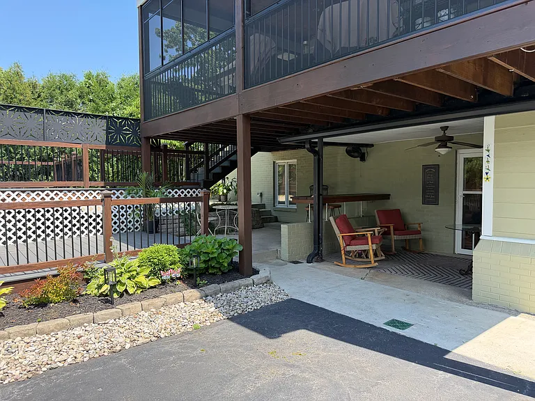 407 1/2 Talbott Dr — Photo 7