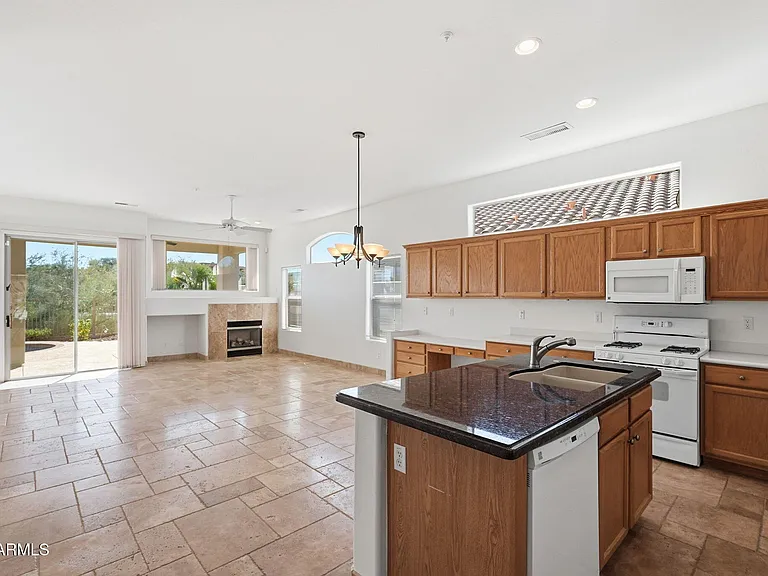 15707 E Cactus Dr — Photo 2