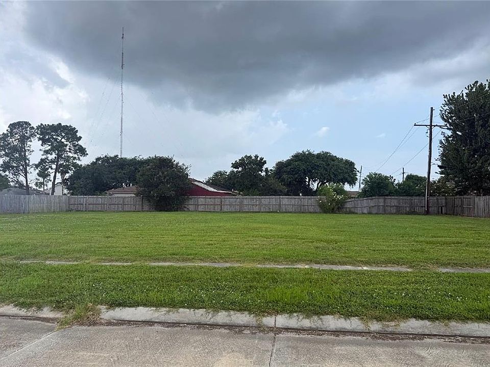 1st image of 3608 Lyndell Dr