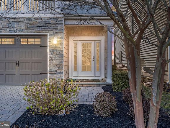 3rd image of 12920 Carmel Ave #2