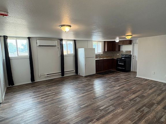 4th image of 121 Paynter Ave