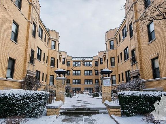 2nd image of 2317 N Rockwell St APT 1B