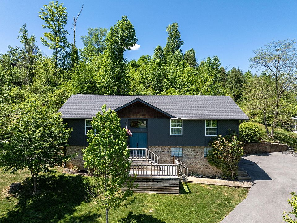 1st image of 2405 Hickory Ridge Dr