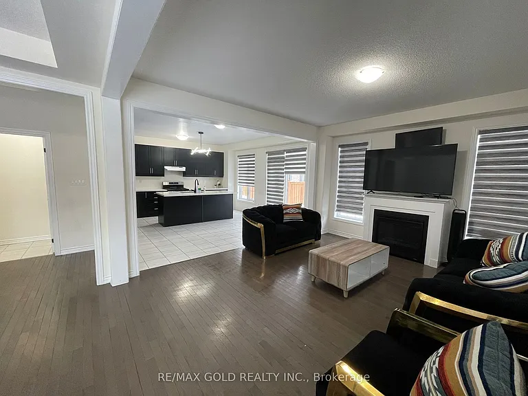 537 Veterans Dr — Photo 8