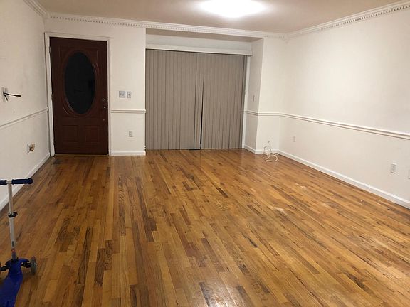 5th image of 2411 Wilson Ave #2