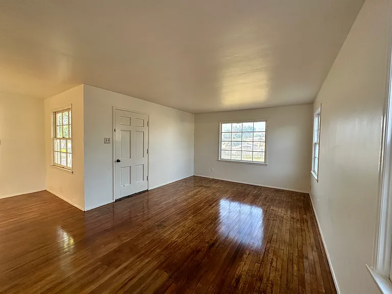 11328 Ranchito St — Photo 4