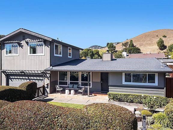 3rd image of 19 Carmel Drive