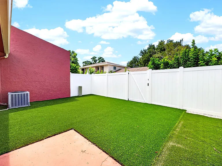 6363 Bonnie Bay Cir N — Photo 40