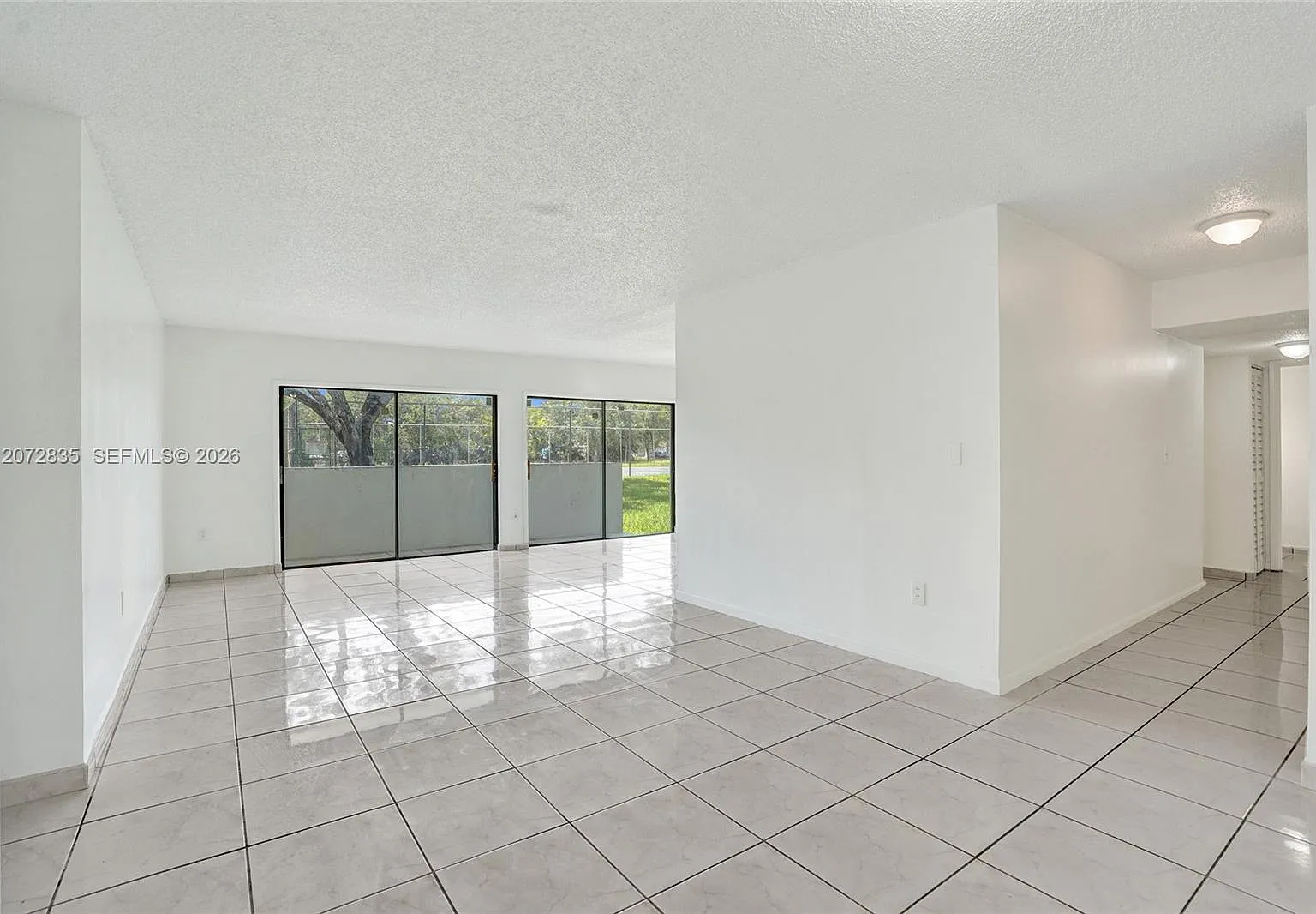 Miller Gardens Condo — Photo 2