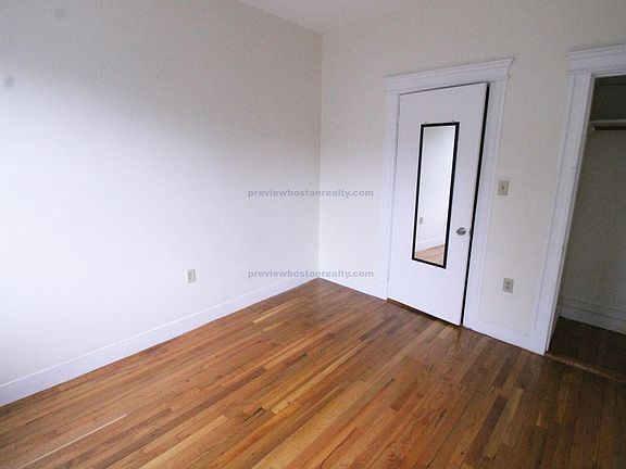 2nd image of 1842 Commonwealth Ave #Ad8
