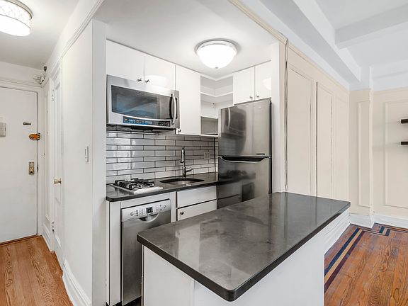 3rd image of 235 W 102nd St APT 15W