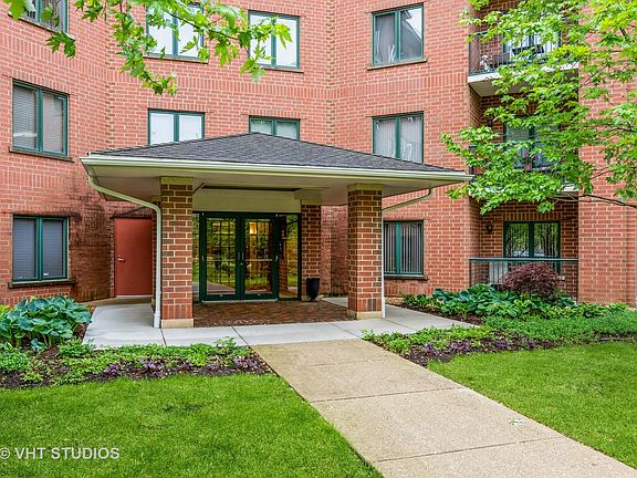 2nd image of 865 E 22nd St APT 428