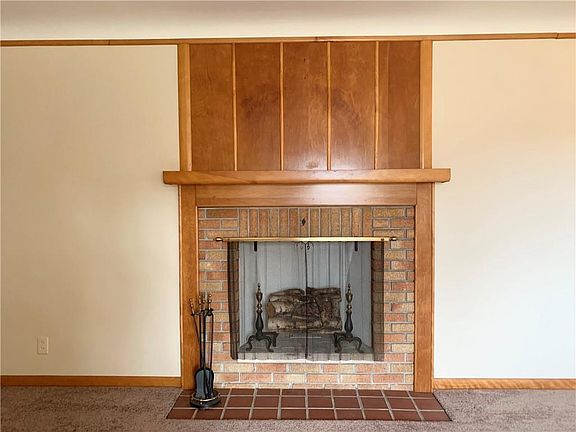 3rd image of 1657 Twin Oaks Dr