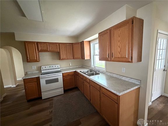 5th image of 3222 Mohawk St