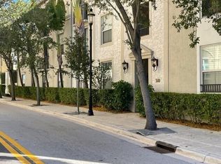 560 Sapodilla Ave APT 102, West Palm Beach, FL 33401