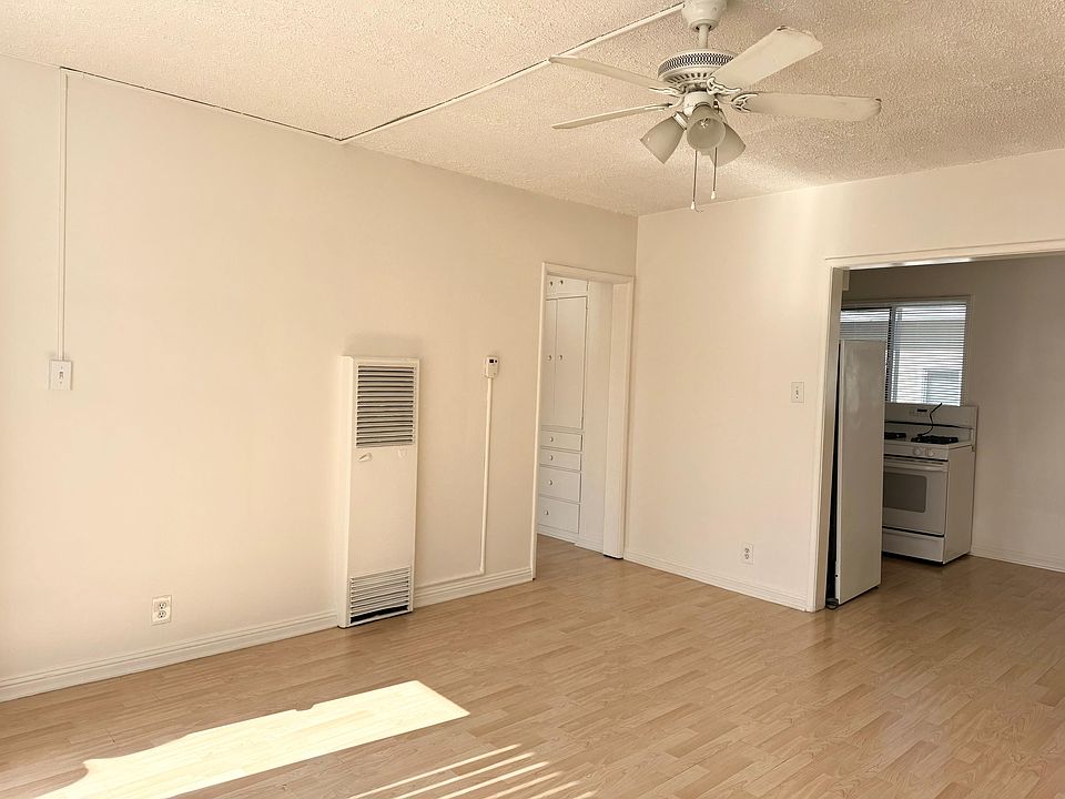1st image of 7024 Hawthorn Ave APT 208