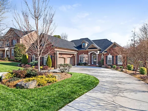 840 Clonmel Dr, Matthews, NC 28104
