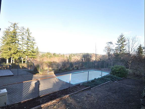 4th image of 1342 Puget St