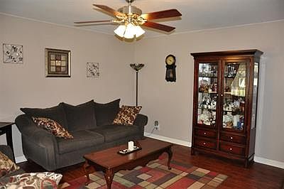 2nd image of 1924 Shepherd Dr