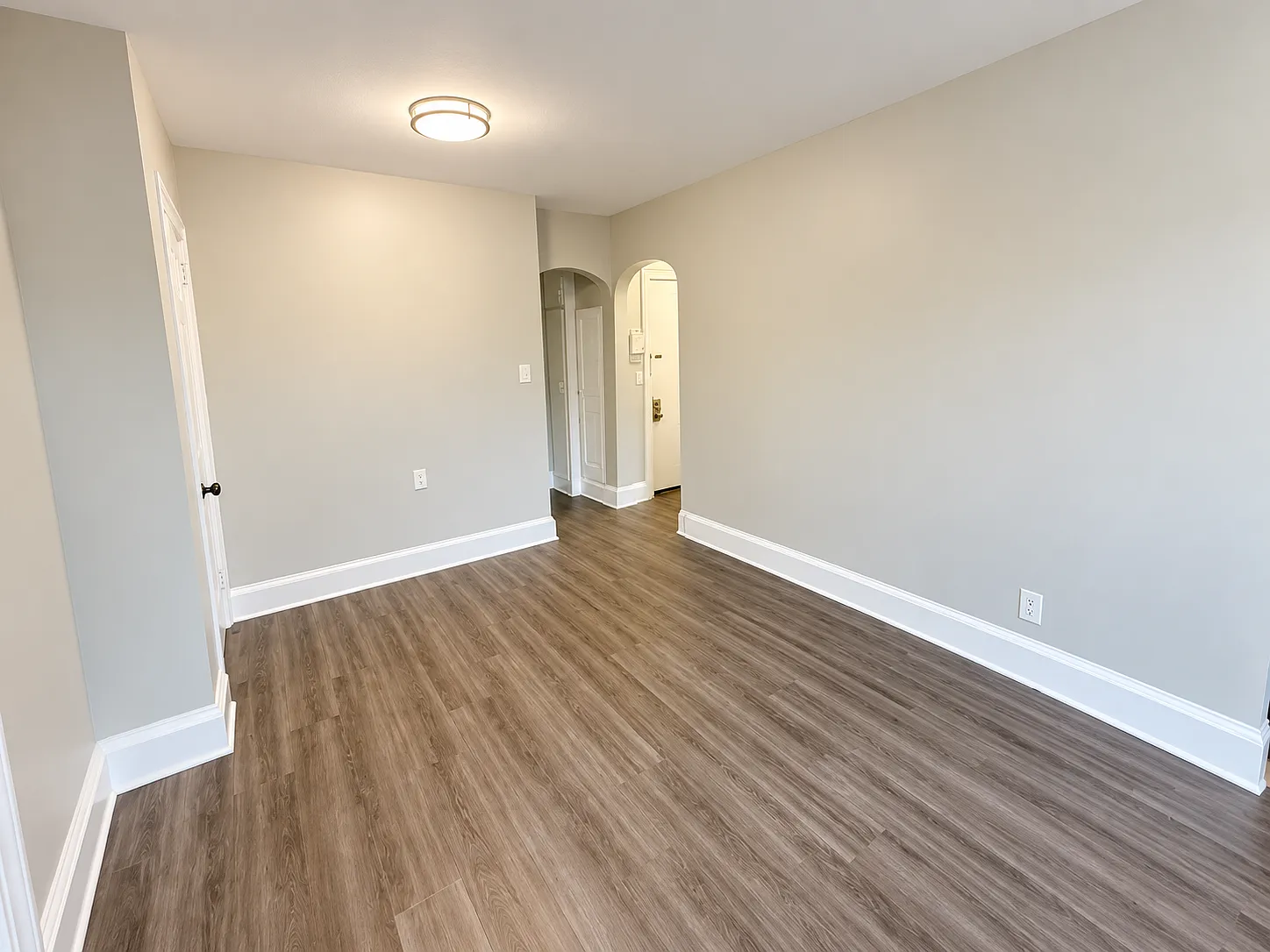 Studio, 650 sqft, $1,495 — Photo 4