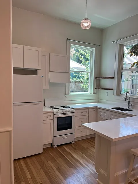1 bed, 1000 sqft, $1,575 — Photo 3