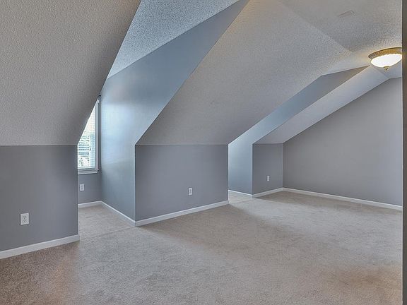 3rd image of 698 Allison Rd