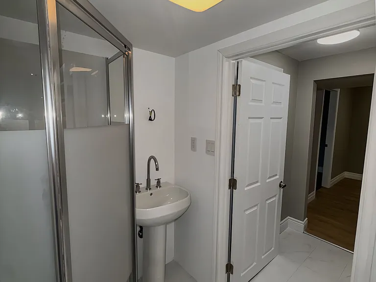 80 Kipling Cres — Photo 30