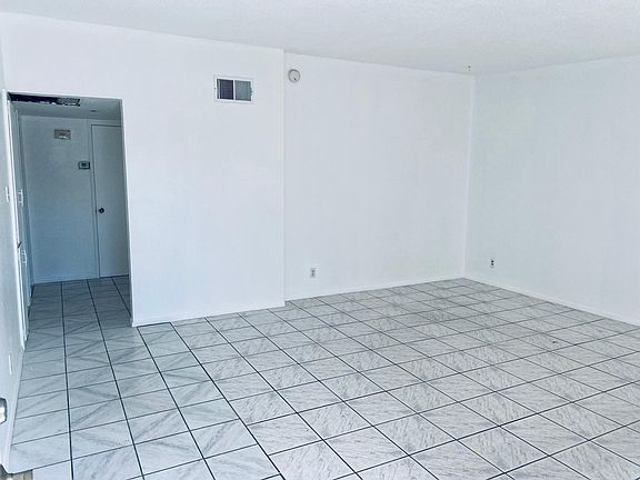 3rd image of 3668 Lanai Ave