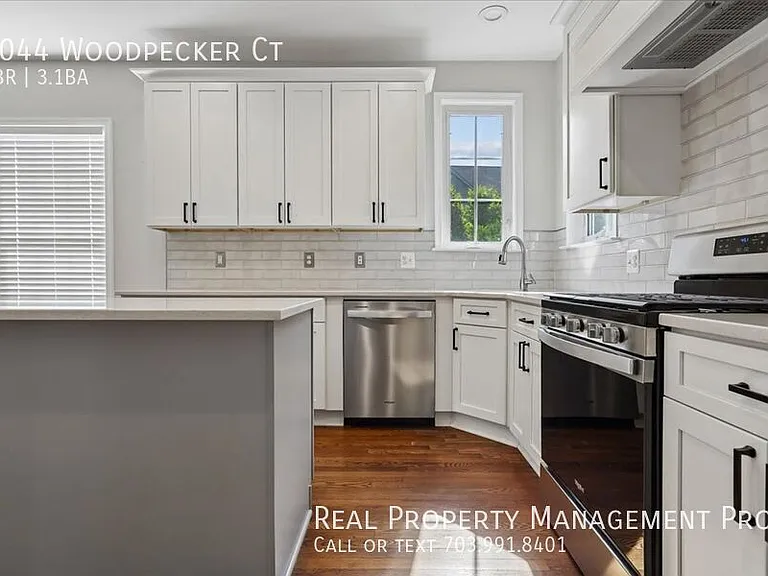 9044 Woodpecker Ct — Photo 11