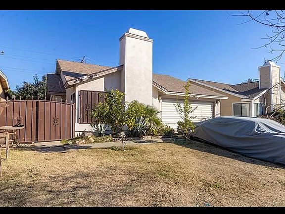 2nd image of 1104 N Manzanita St