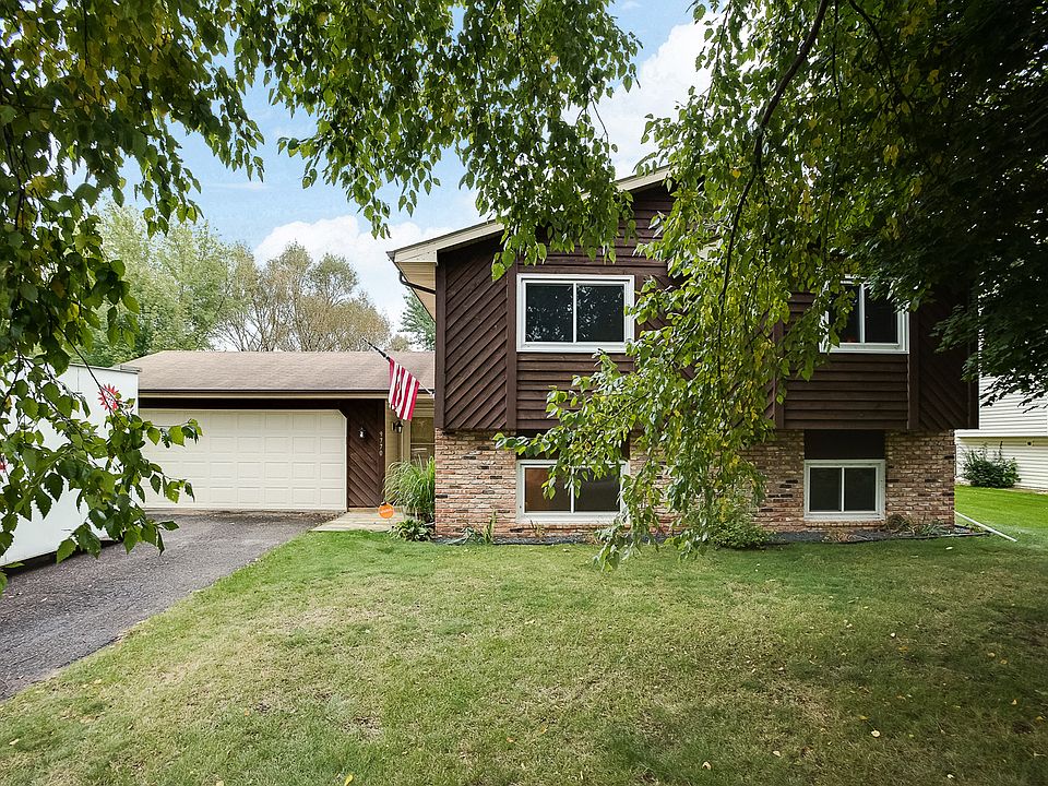 1st image of 9770 Russell Cir N