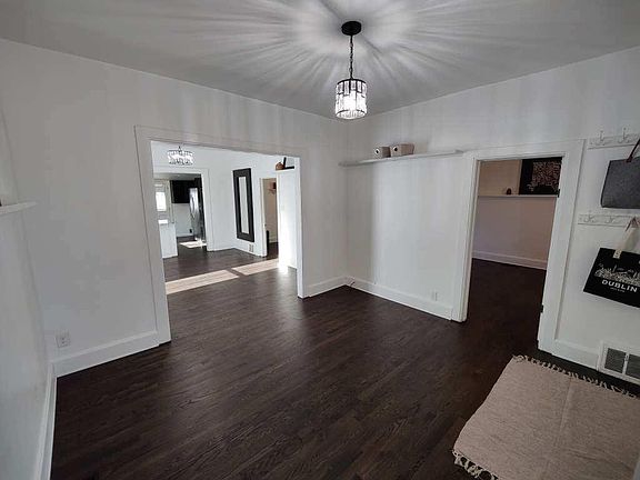 3rd image of 611 Lowell Blvd